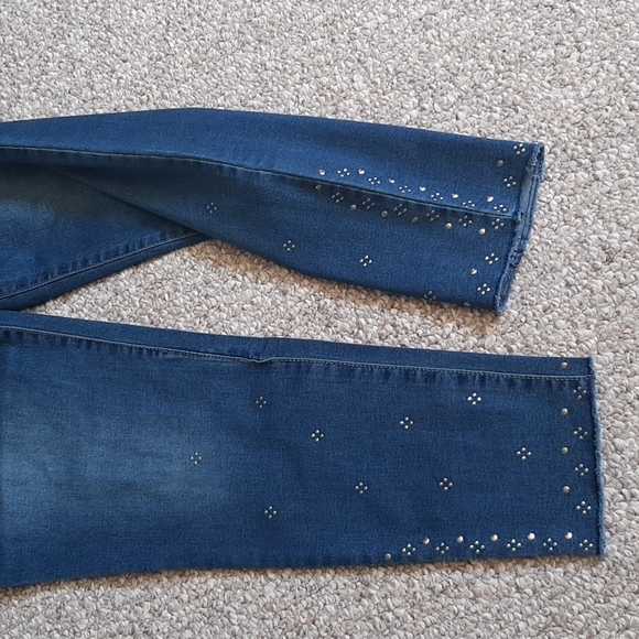 New Ankle Studded Hem Dark Wash Jeans Pant. - Picture 6 of 12